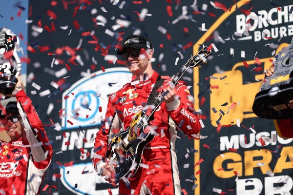IndyCar: Őrült és eseménydús szezonzáró Nashville-ben, Newgarden győzött